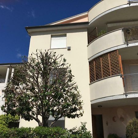 Apartmán La Casa Di Lory Falconara Marittima Exteriér fotografie
